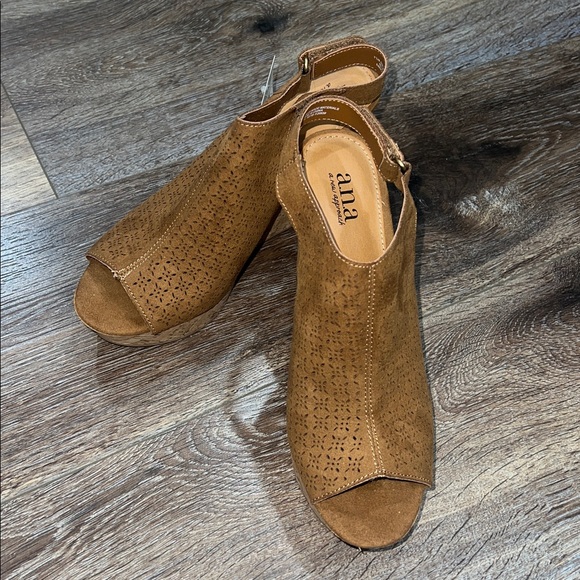 NWT A.N.A Women’s Malik Wedge Sandal Shoes 🌻 - Picture 9 of 10